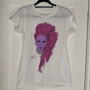 Hot Topic Graphic Tee